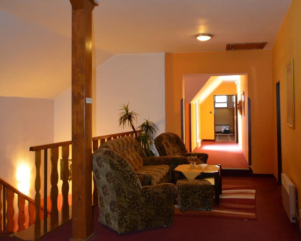 Hotel Koruna Karlstejn ภายนอก รูปภาพ