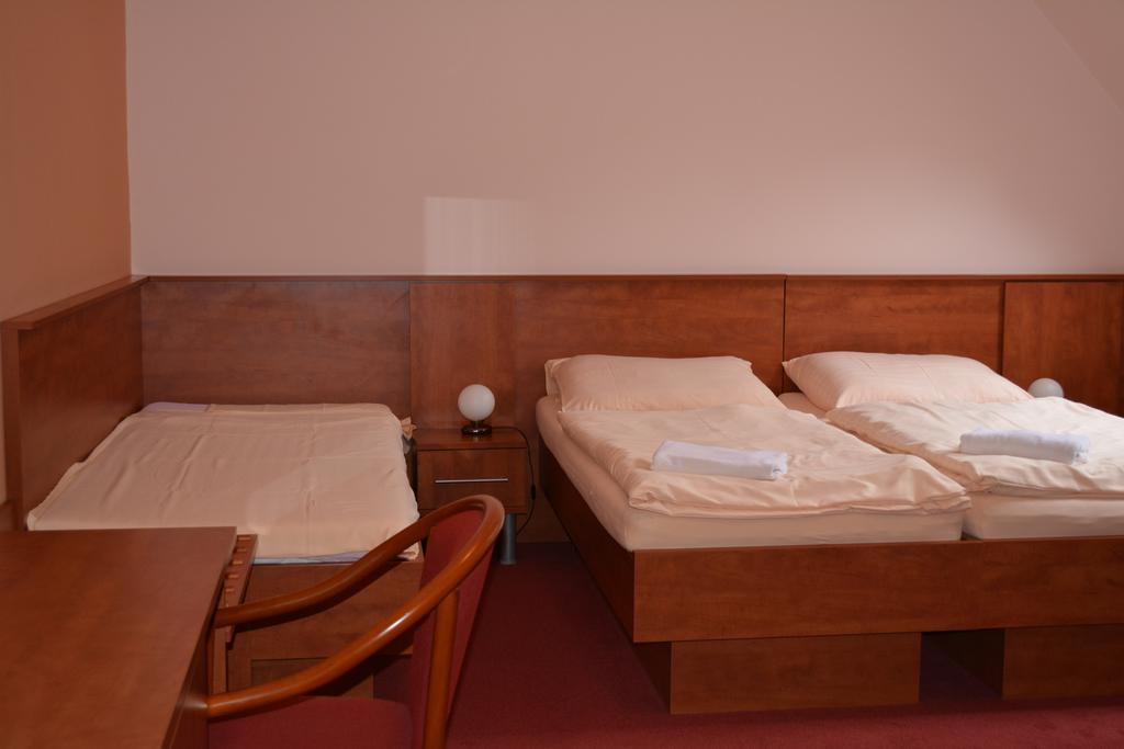 Hotel Koruna Karlstejn ห้อง รูปภาพ